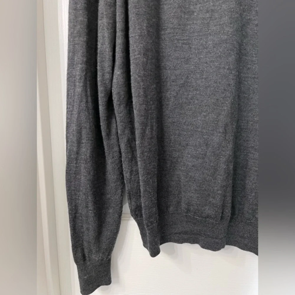 Men’s V Neck Sweater
